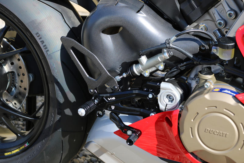 Panigale V4 - Adjustable Rearsets - Averys Motorcycles