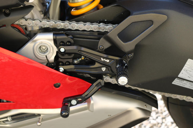 Panigale V4 - Adjustable Rearsets - Averys Motorcycles