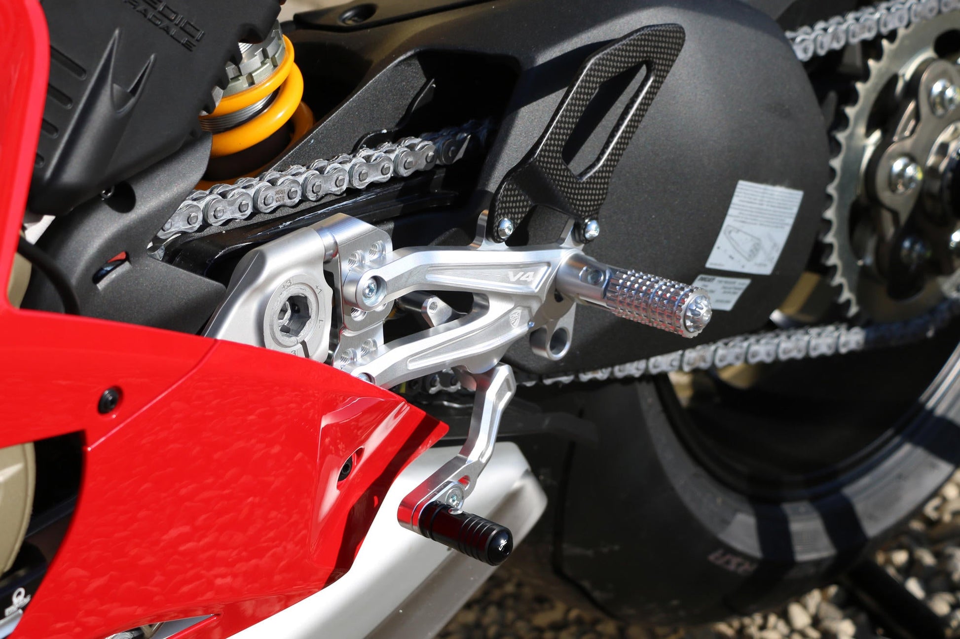 Panigale V4 - Adjustable Rearsets - Averys Motorcycles