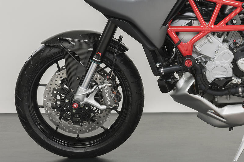 MV Agusta - Carbon Mudguard - Averys Motorcycles