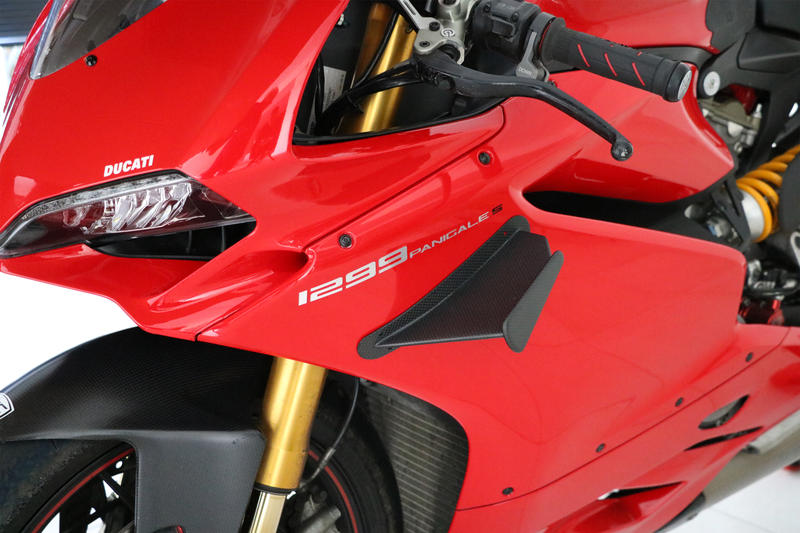 Panigale - Carbon Winglets - Averys Motorcycles