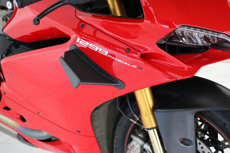 Panigale - Carbon Winglets - Averys Motorcycles